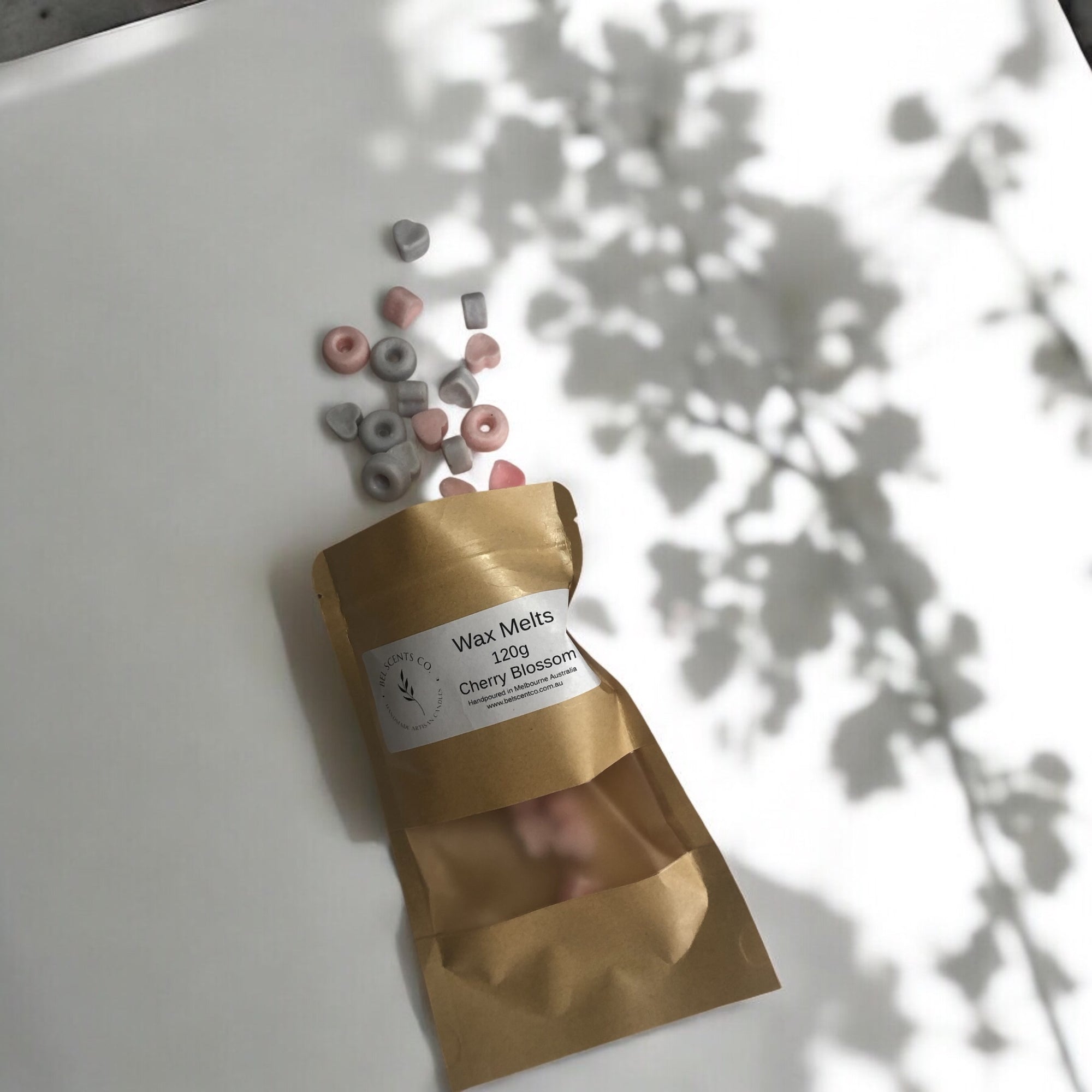 Hand-poured square wax melts in refreshing Cherry Blossom scent, neatly arranged on a Botanical Background – ideal for home fragrance lovers